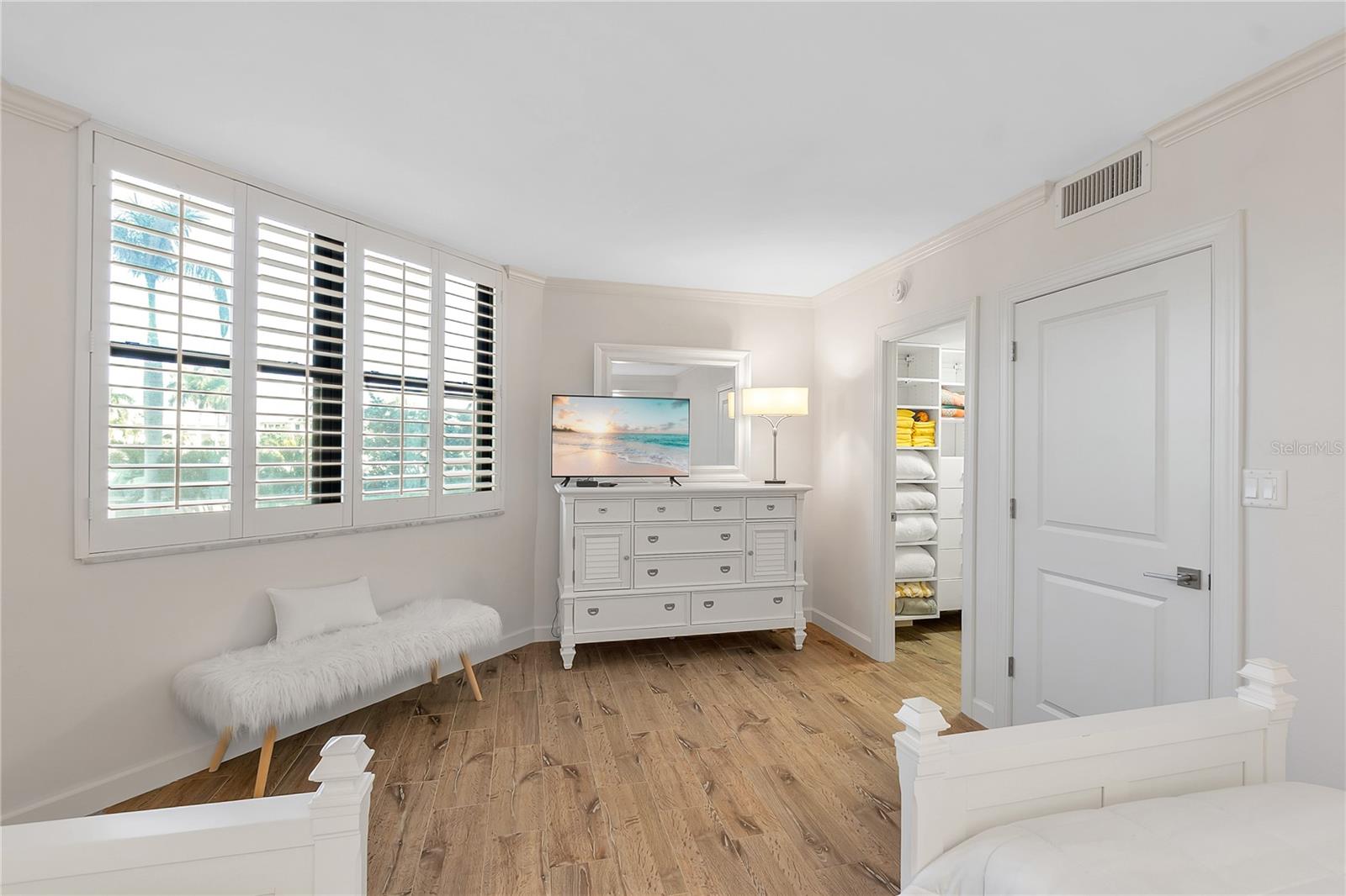 PRIVATEER SOUTH - Residential