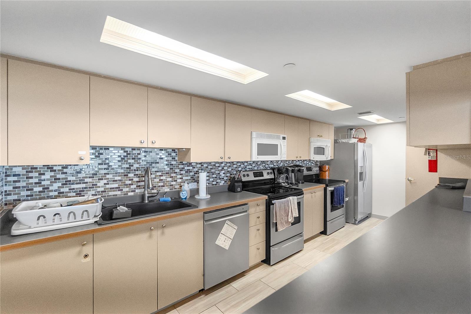 PRIVATEER SOUTH - Residential