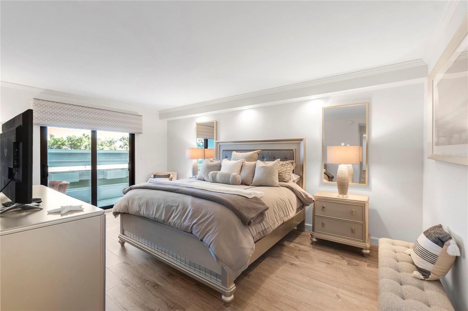 PRIVATEER SOUTH - Residential