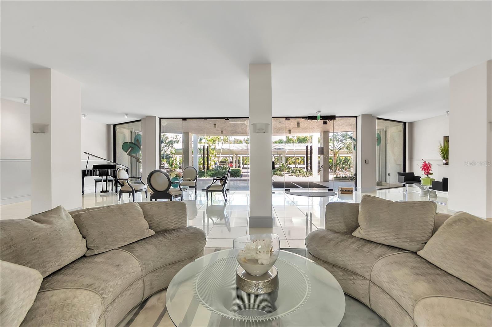 PRIVATEER SOUTH - Residential