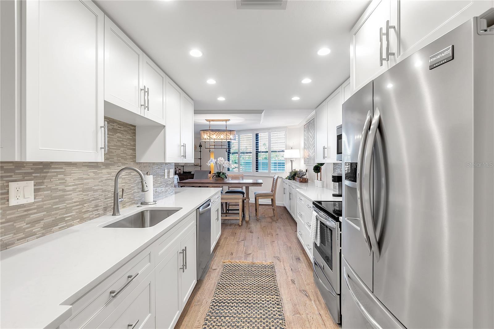 PRIVATEER SOUTH - Residential