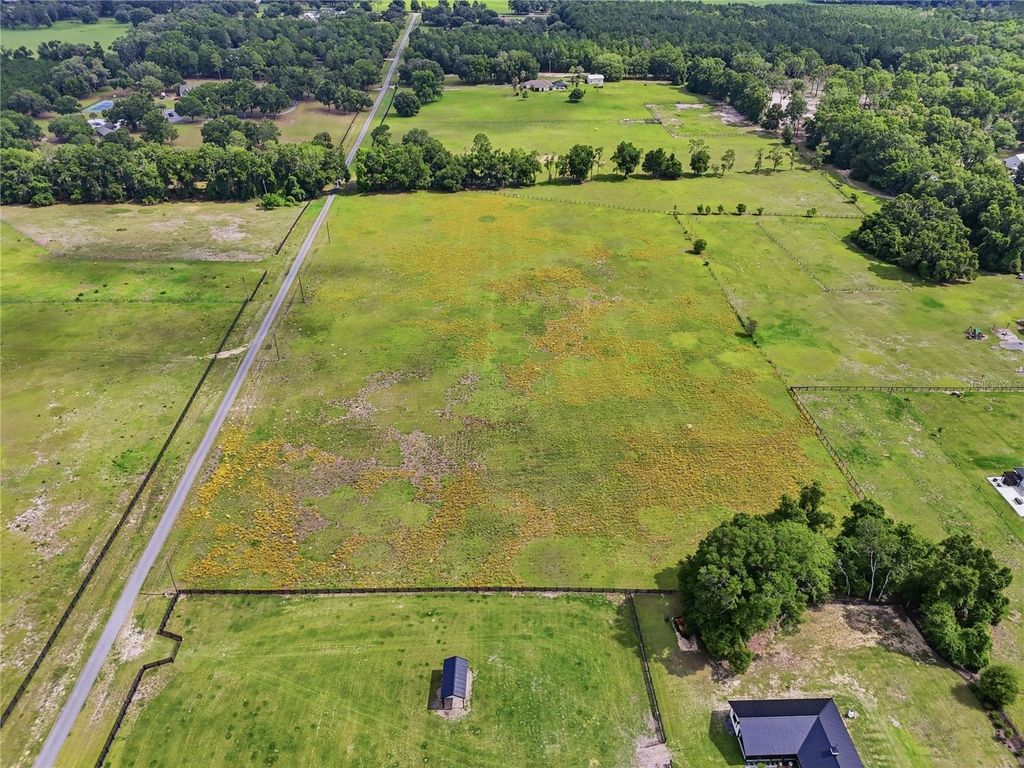 Photo of 00 SW Sterling Terrace, High Springs, FL 32643 (MLS # GC540719)