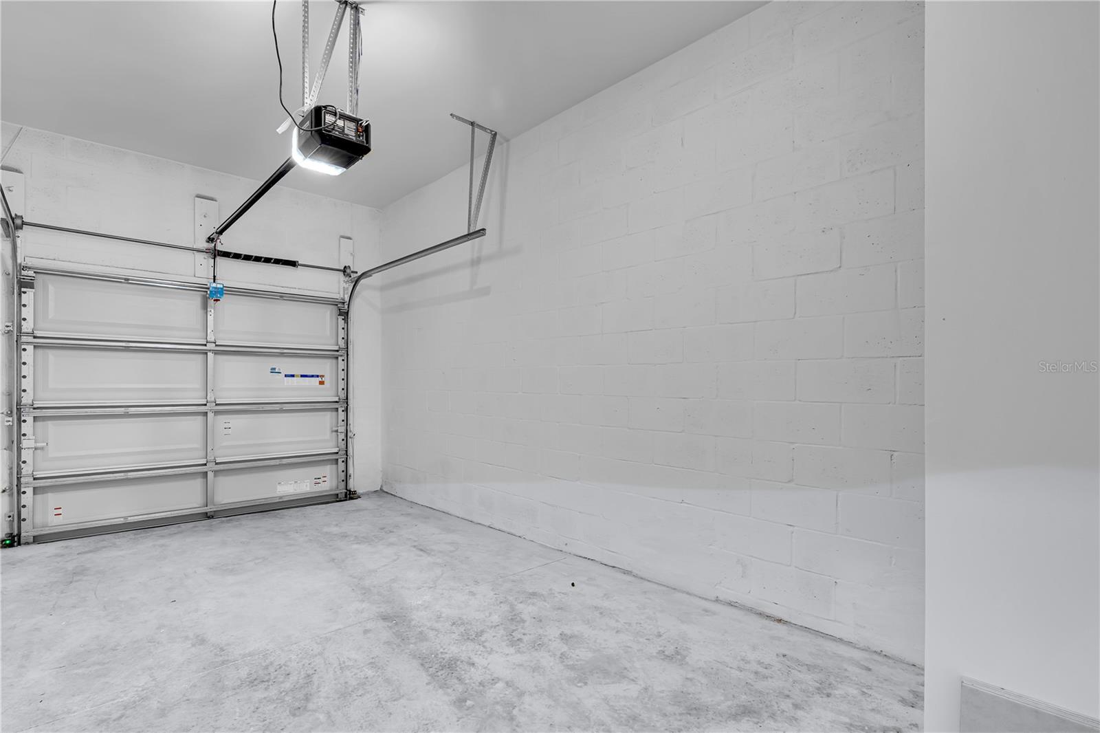 BRENTWOOD TH - Residential Lease