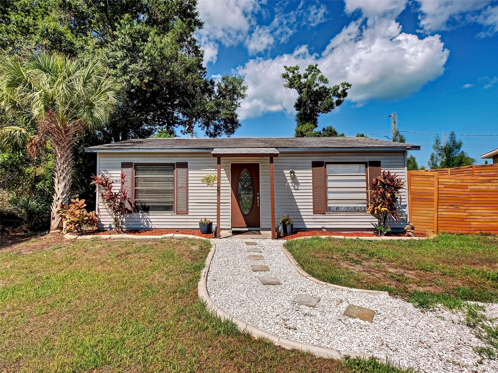 VENICE GROVES - Residential