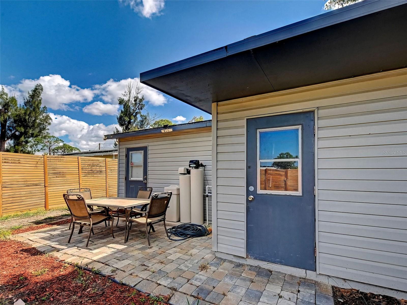 VENICE GROVES - Residential