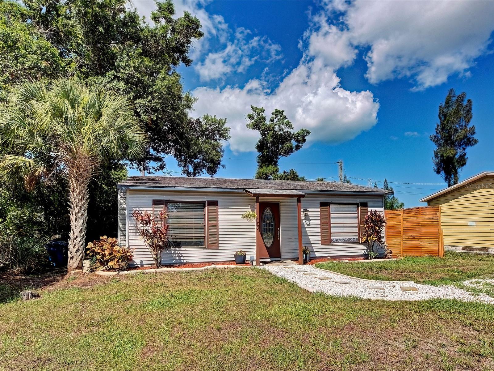 VENICE GROVES - Residential