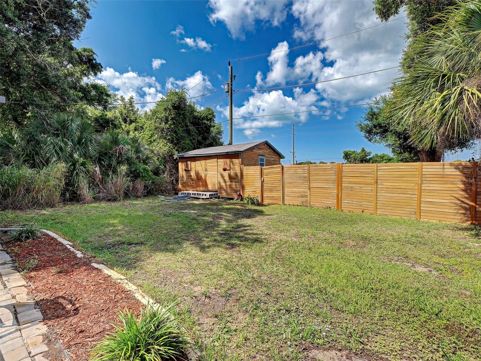 VENICE GROVES - Residential