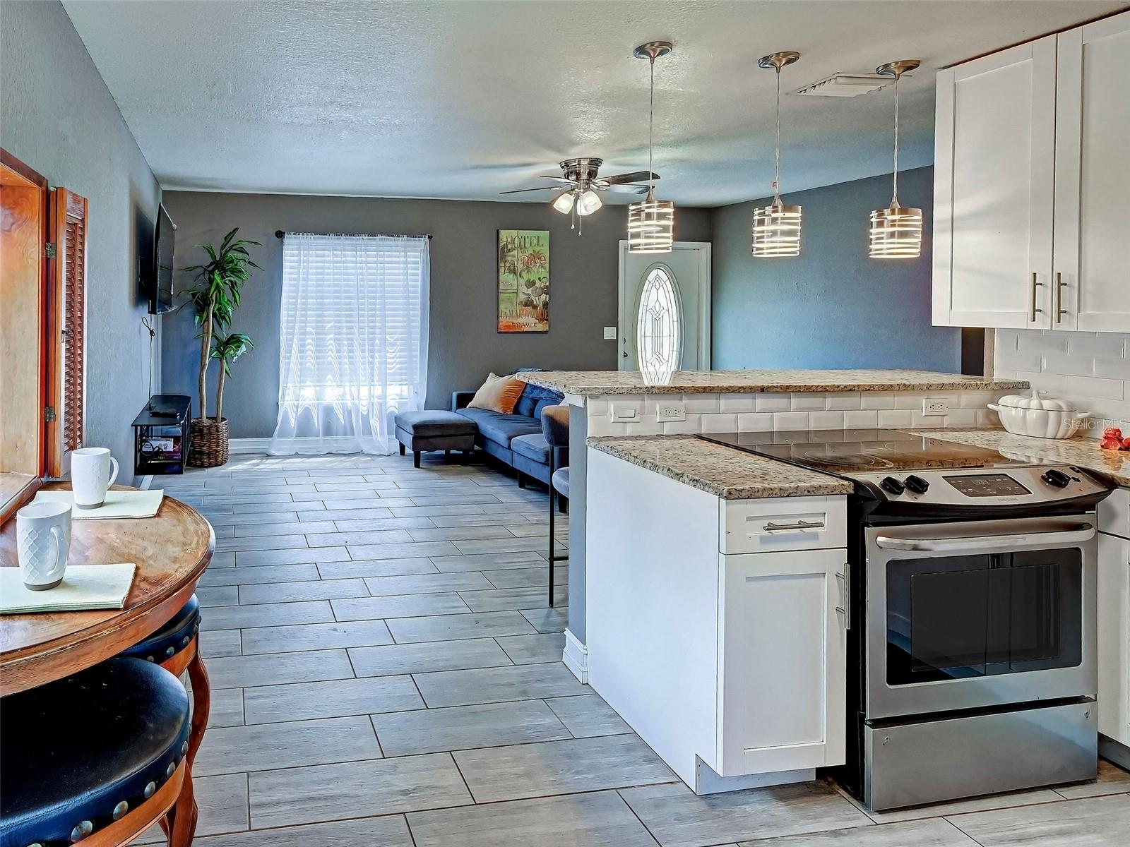 VENICE GROVES - Residential