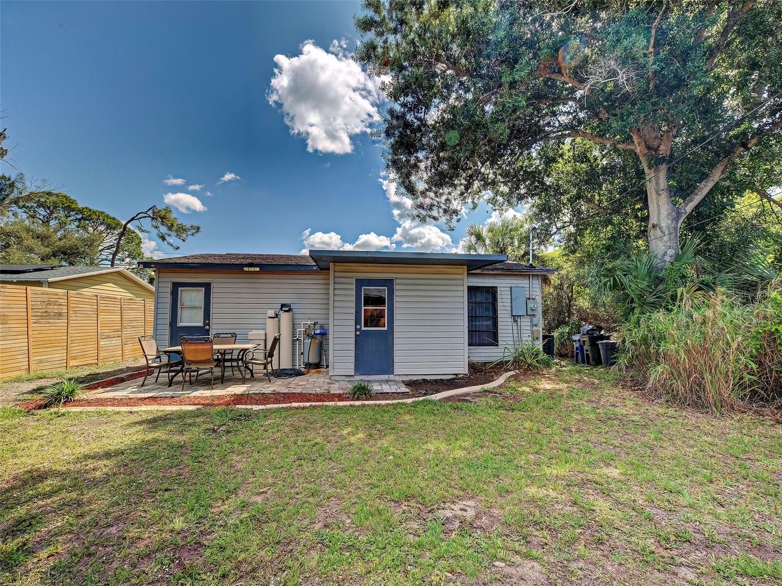 VENICE GROVES - Residential