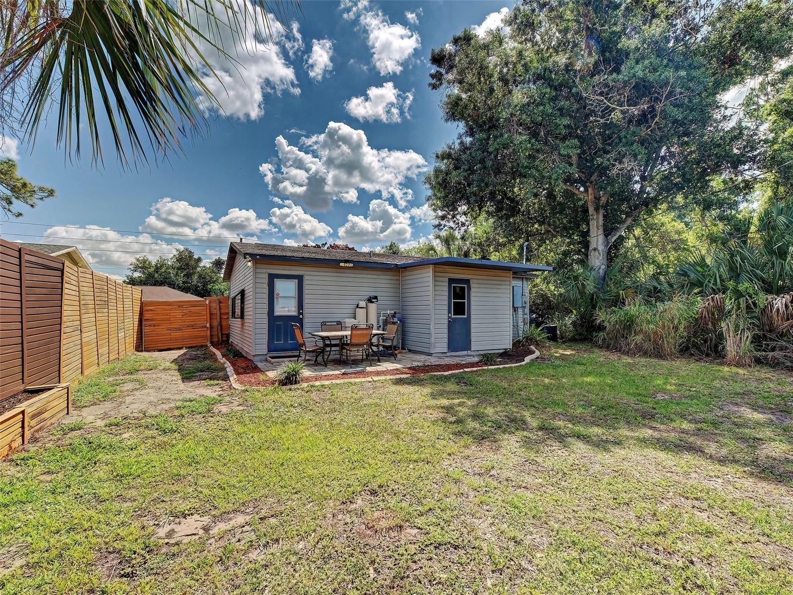 VENICE GROVES - Residential