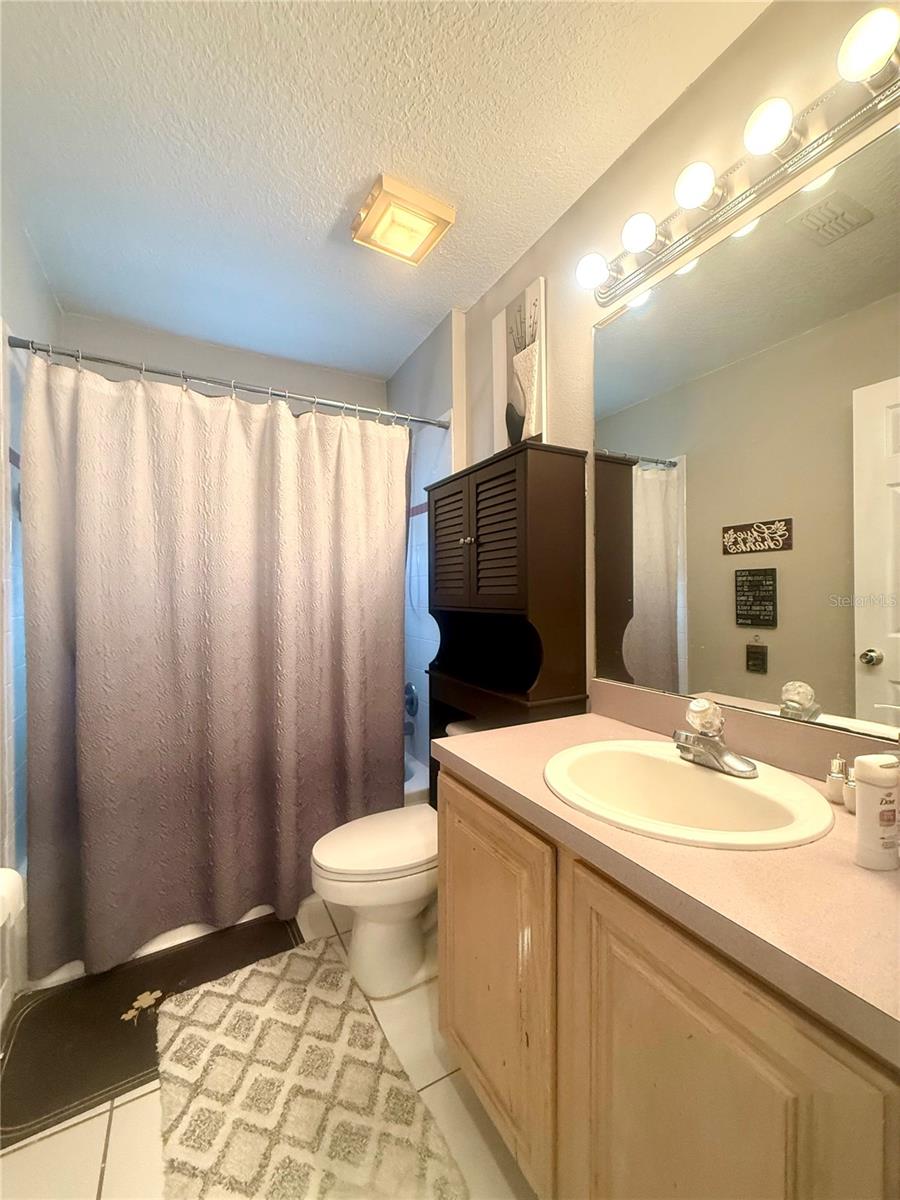 WOODLANDS POINTE - Residential Lease