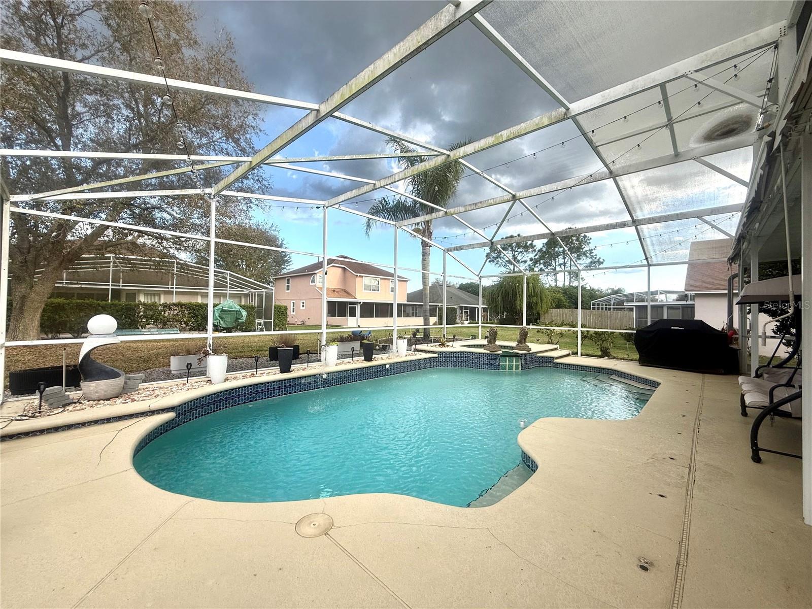 WOODLANDS POINTE - Residential Lease