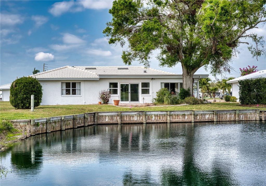 Photo of 4102 Lakewood Avenue, Bradenton, FL 34208 (MLS # A4670472)