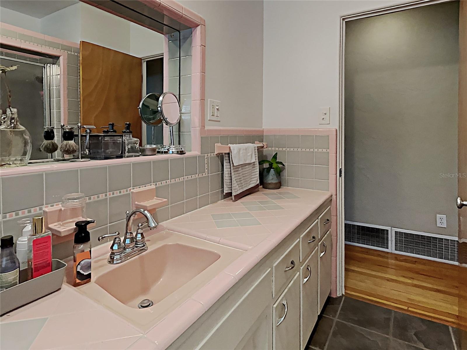 EUCLID ST PAUL - Residential Lease