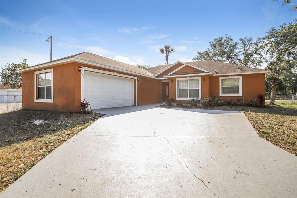 Photo of 919 Cumbran Lane, Kissimmee, FL 34758 (MLS # O6396067)