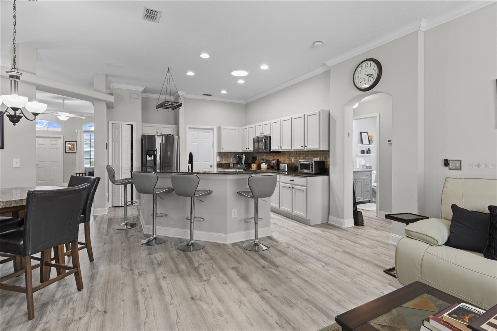 TAMPA BAY GOLF AND TENNIS CLUB - Residential Lease