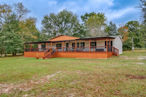 A home in FORT WHITE