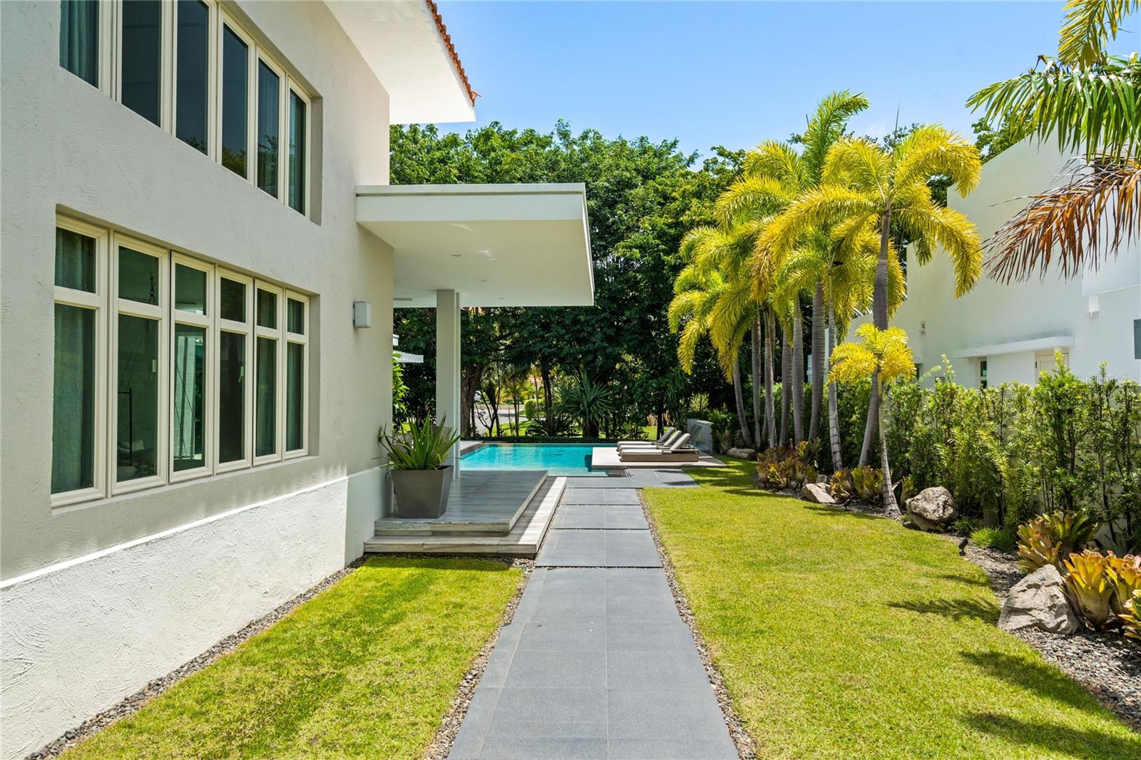 DORADO BEACH EAST - Residential