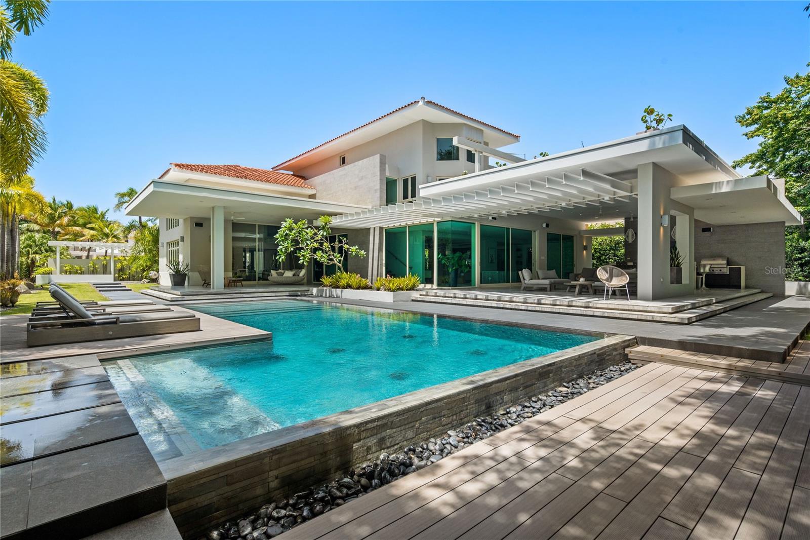 DORADO BEACH EAST - Residential