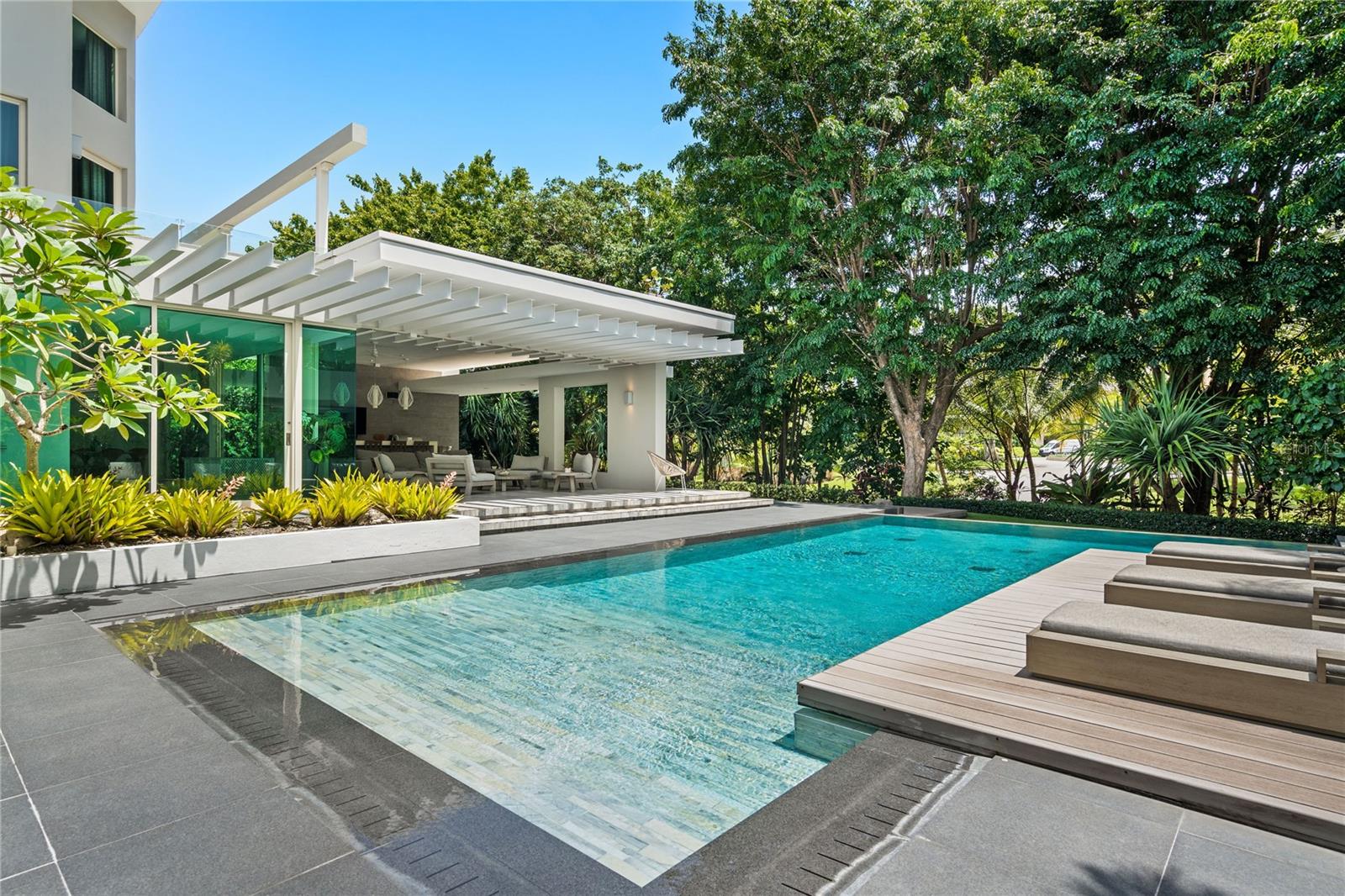 DORADO BEACH EAST - Residential