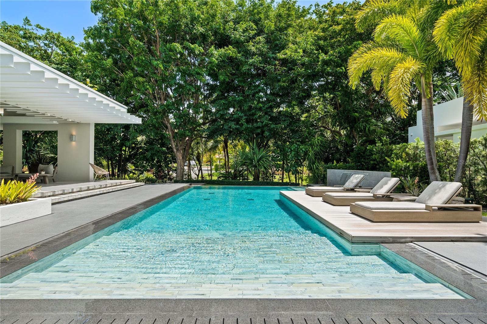DORADO BEACH EAST - Residential