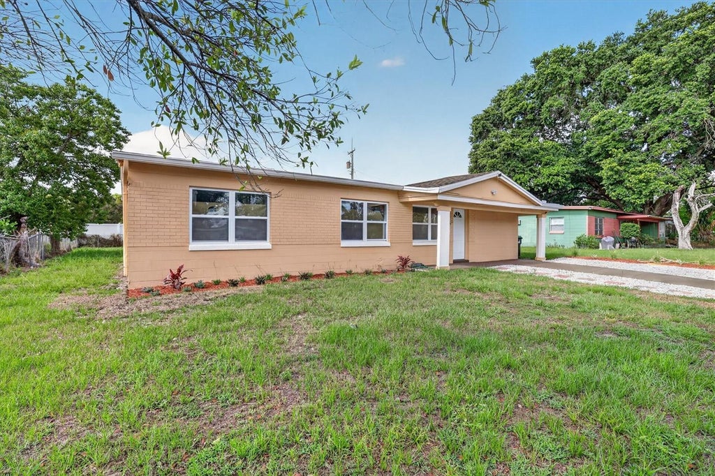 Photo of 1612 W Grant Street, Orlando, FL 32805 (MLS # O6422441)