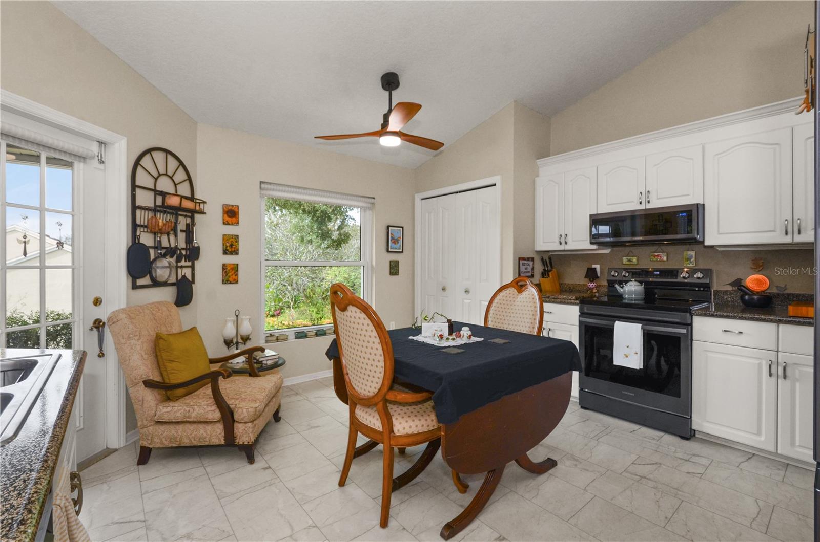 MOUNT DORA CHAUTAUQUA OVERLOOKING MOUNT DORA - Residential