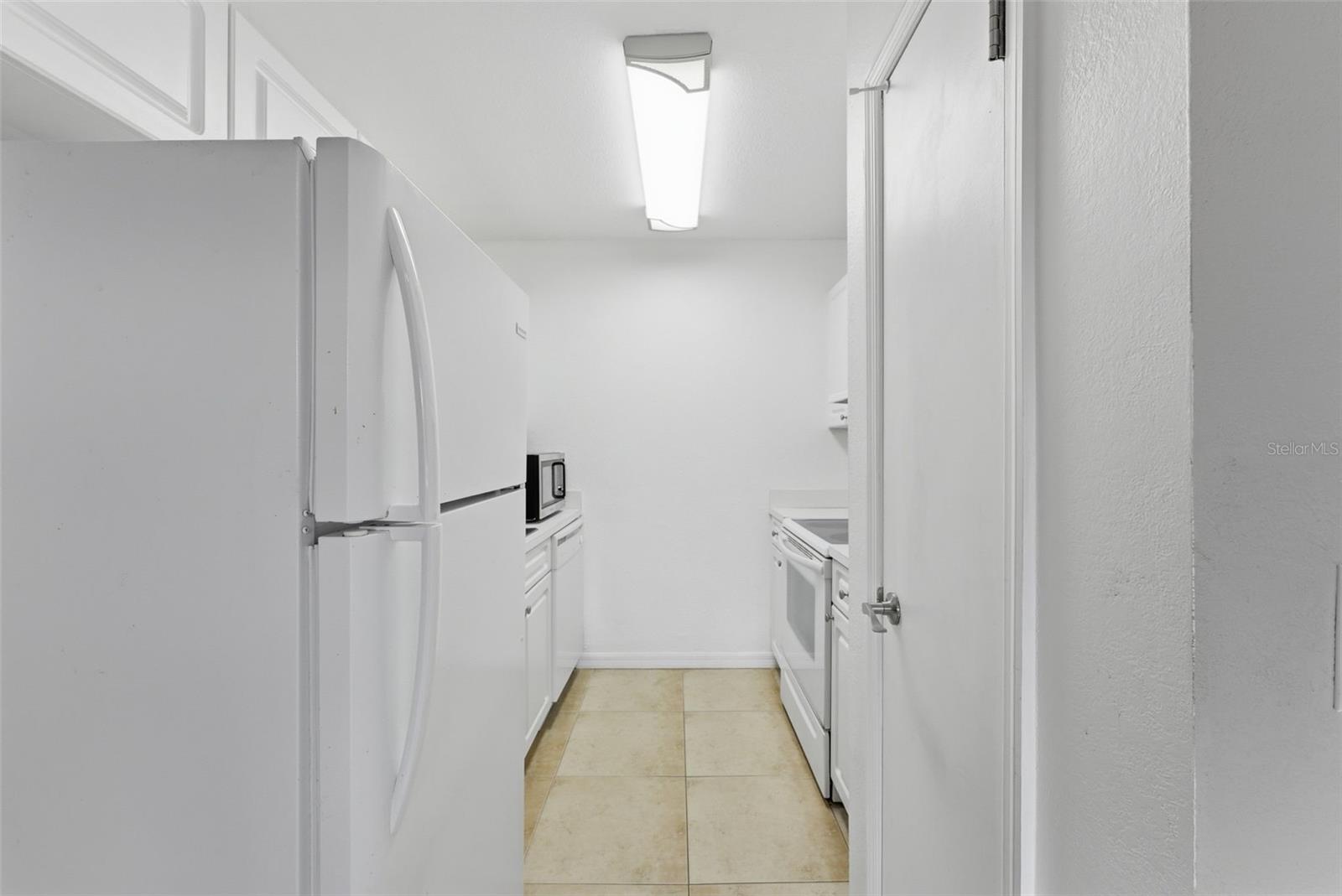 WHISPERING OAKS - Residential