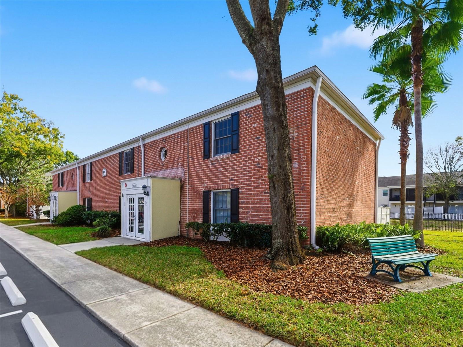 WHISPERING OAKS - Residential