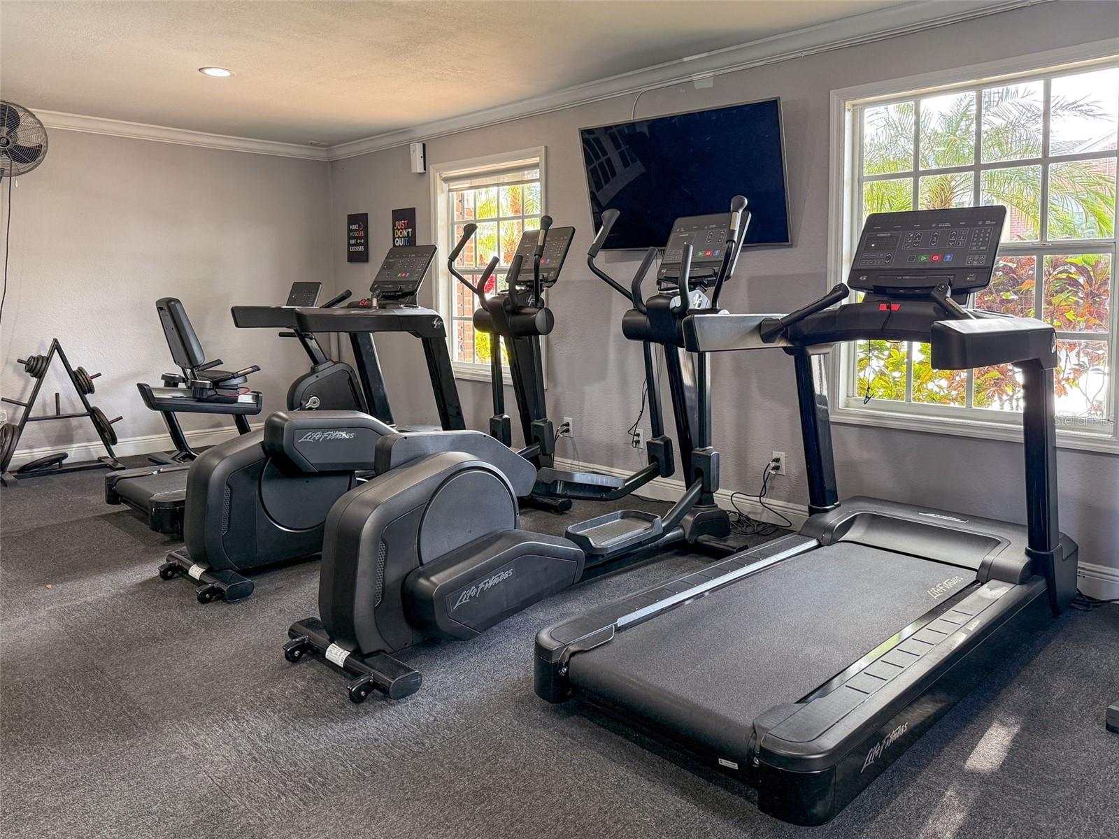 WHISPERING OAKS - Residential