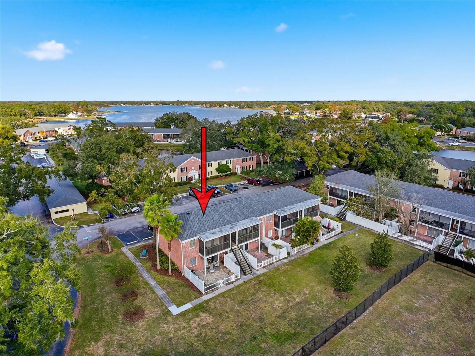 WHISPERING OAKS - Residential