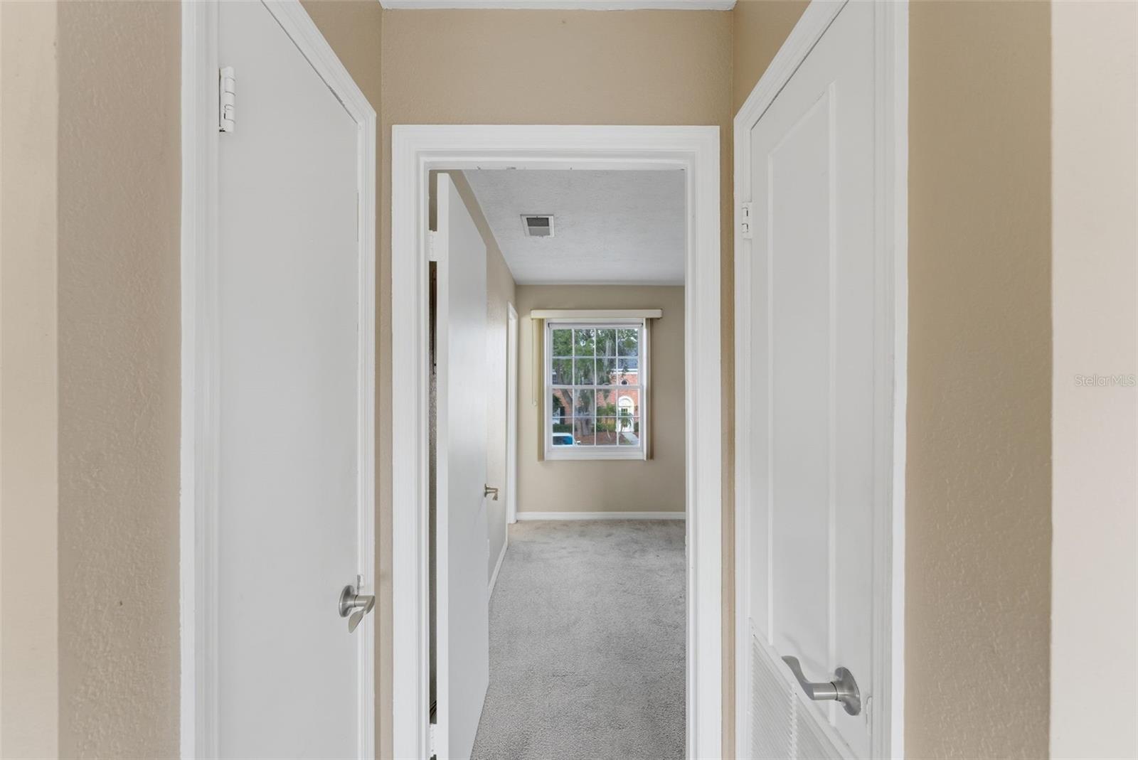 WHISPERING OAKS - Residential