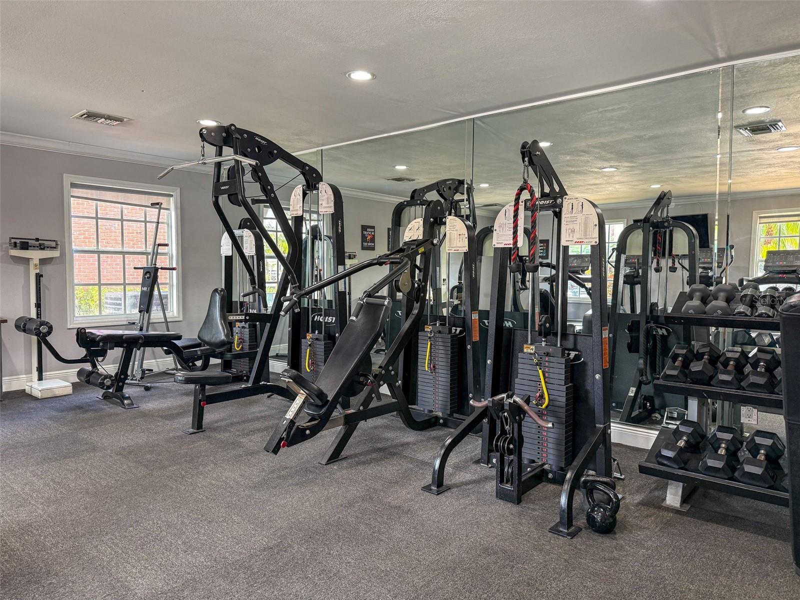 WHISPERING OAKS - Residential