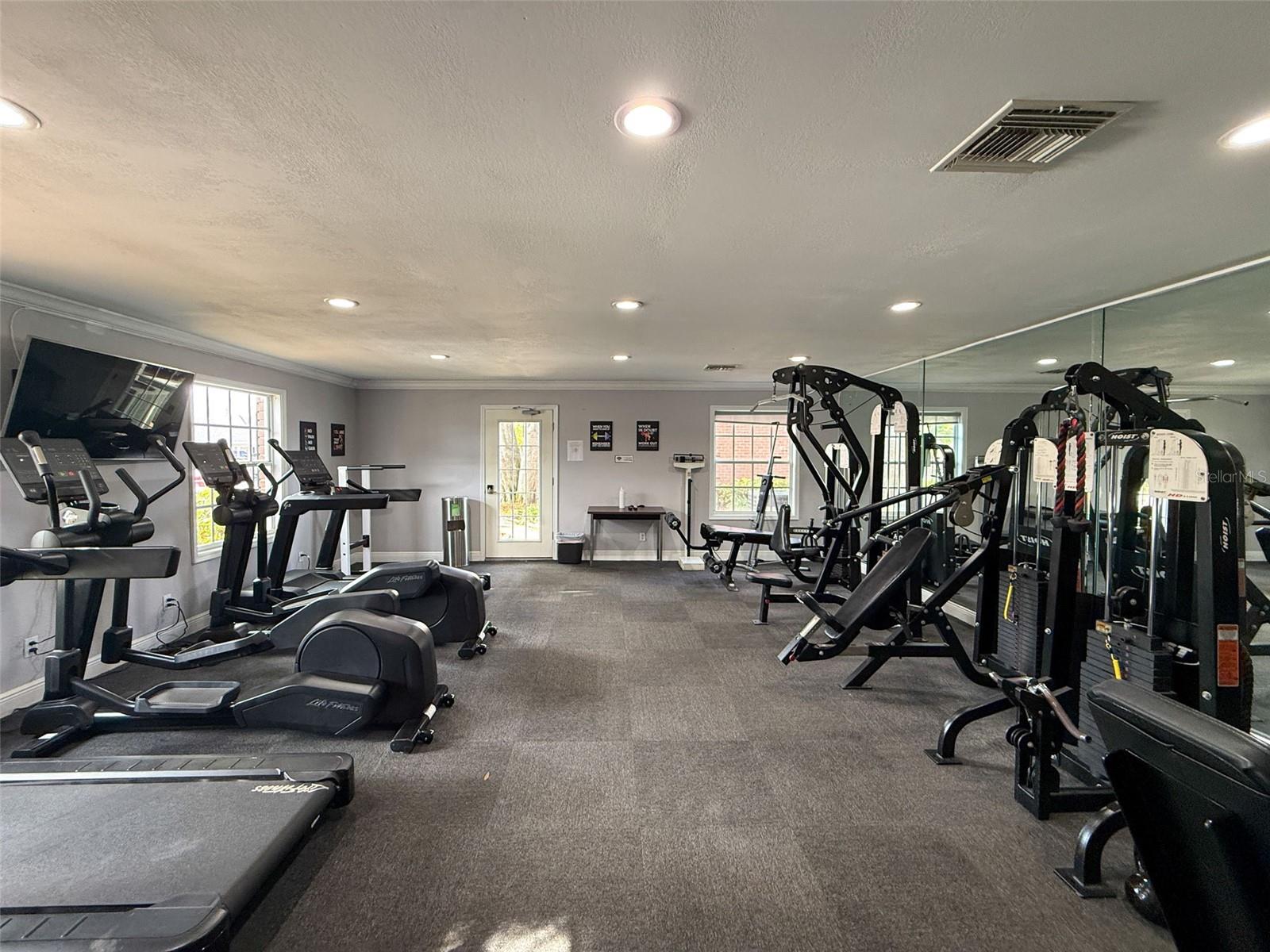 WHISPERING OAKS - Residential