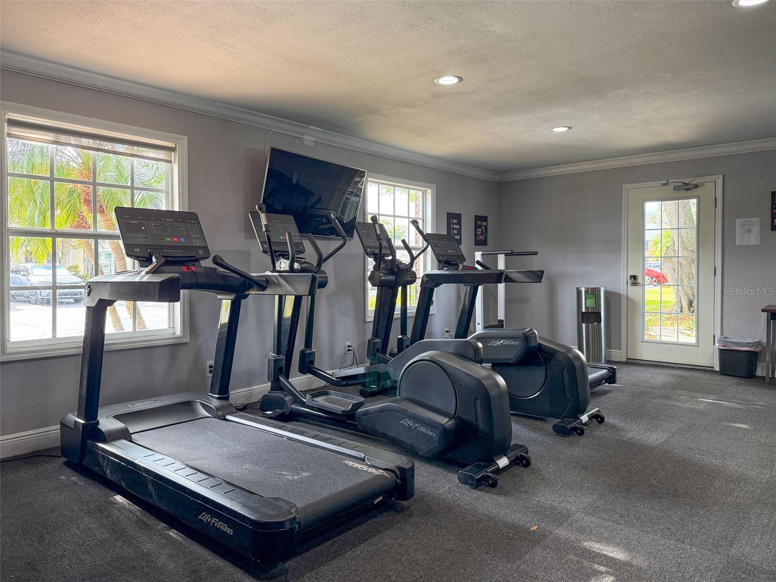 WHISPERING OAKS - Residential