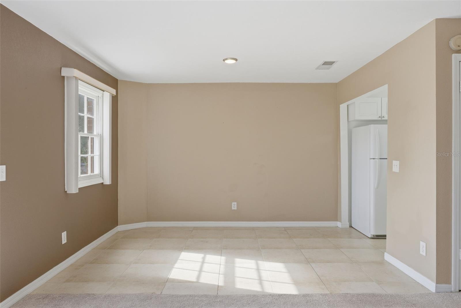 WHISPERING OAKS - Residential