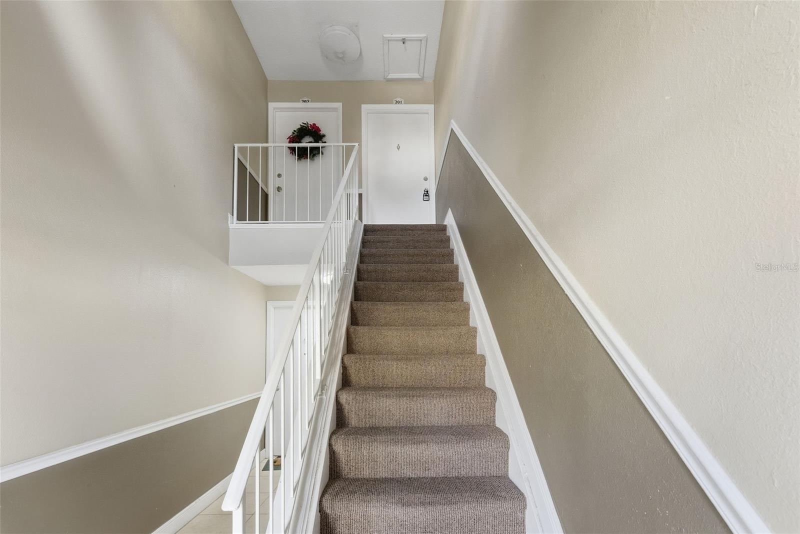 WHISPERING OAKS - Residential