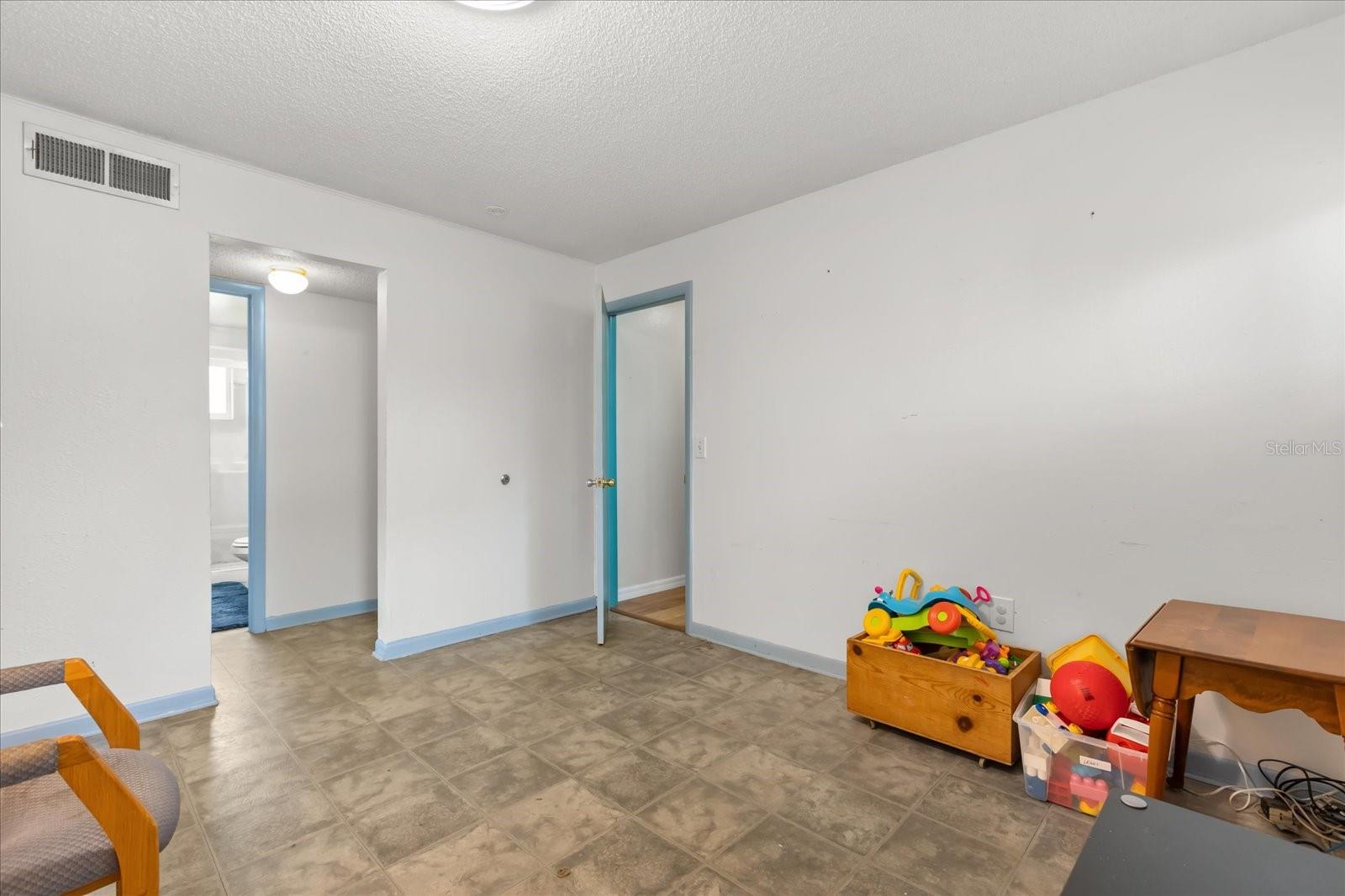 SPRING OAKS UNIT 4 - Residential