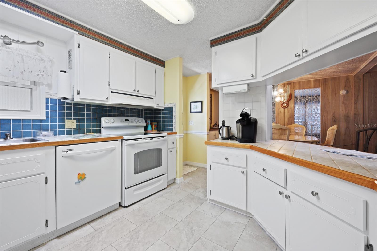 MAPLE LEAF ESTATES - Residential