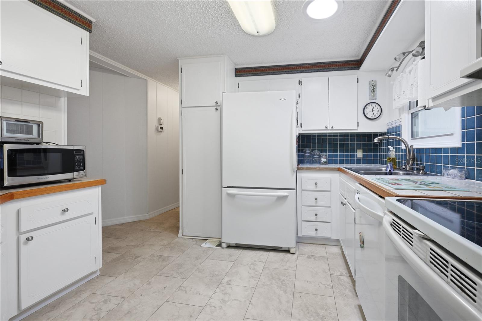 MAPLE LEAF ESTATES - Residential