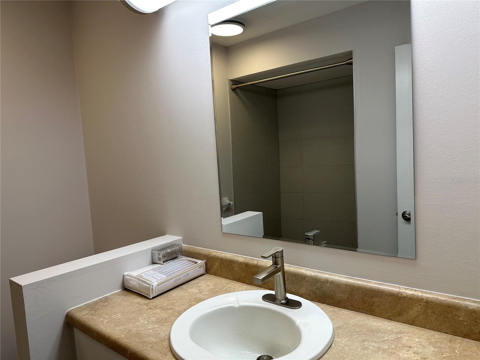 SOUTH VENICE - Residential