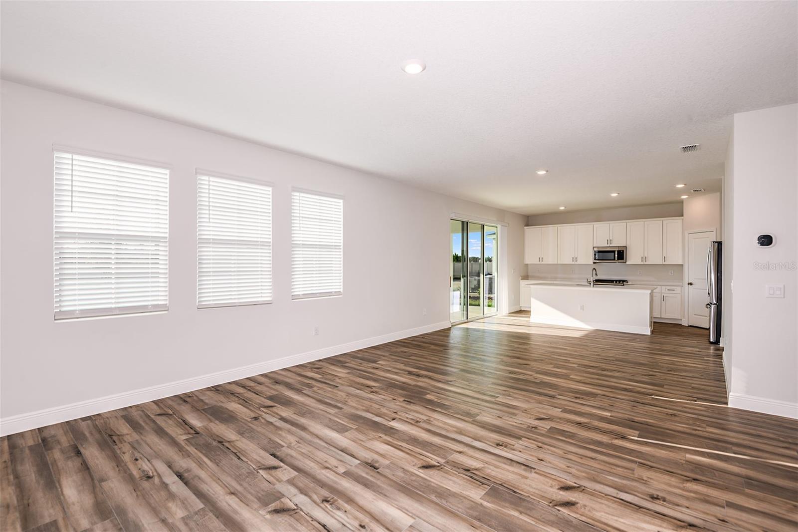 PASADENA WOODS - Residential