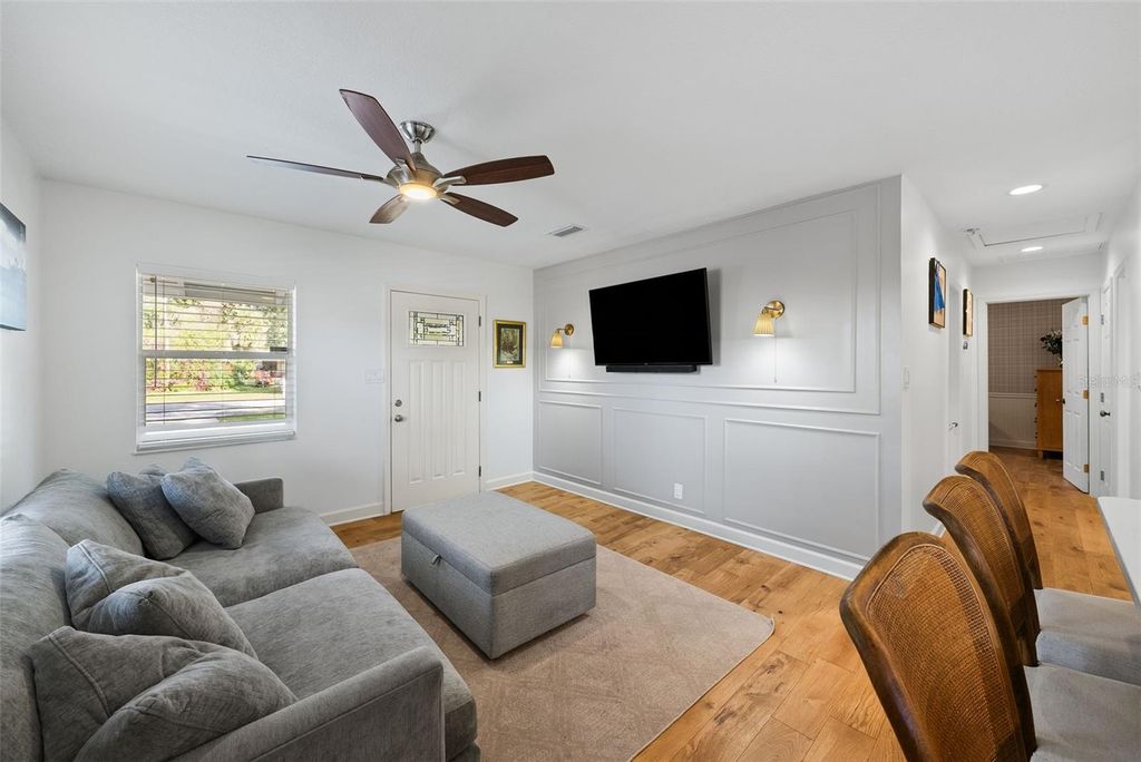 Photo of 4722 W Wallcraft Avenue, Tampa, FL 33611 (MLS # TB8473416)