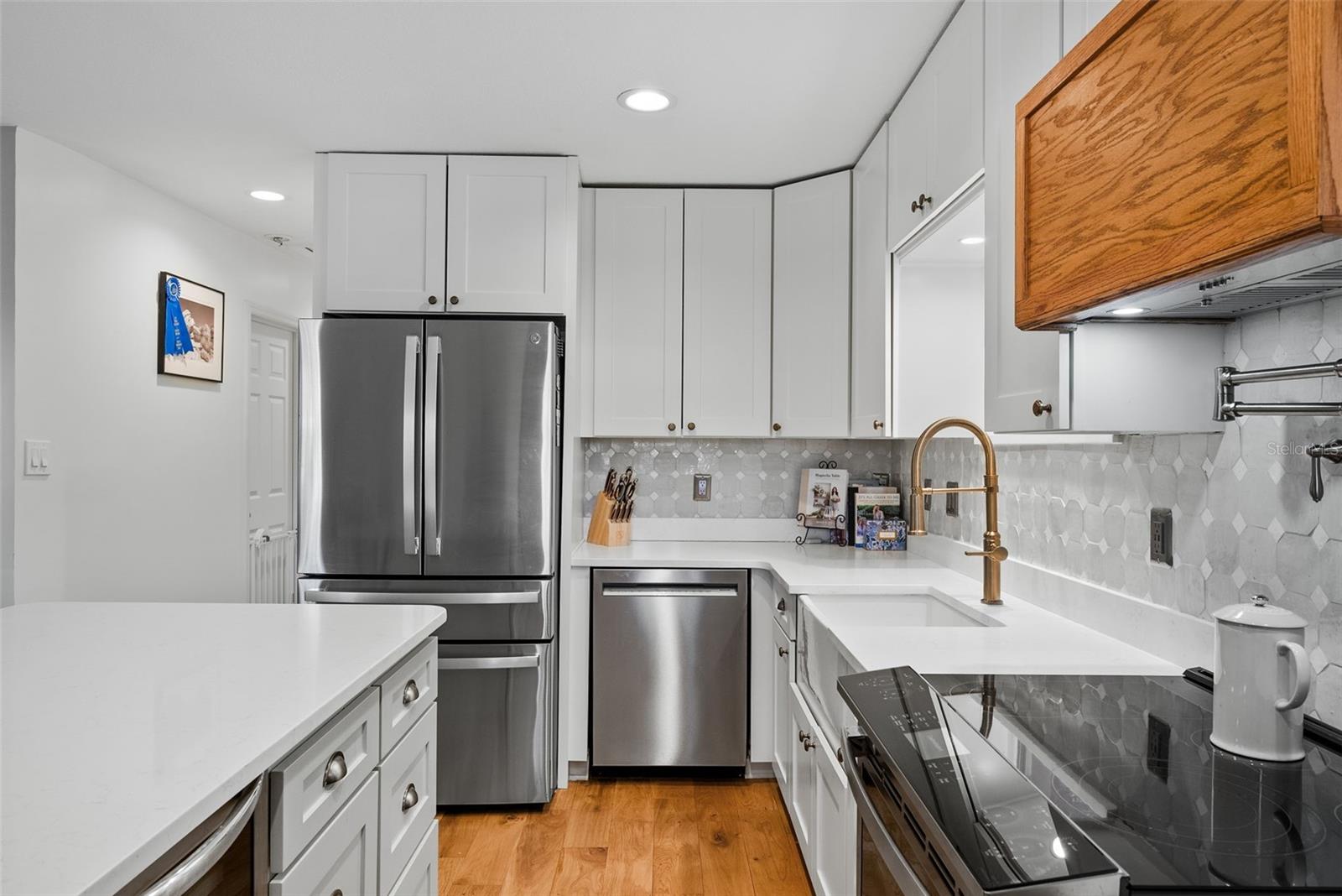 4722 W WALLCRAFT AVENUE