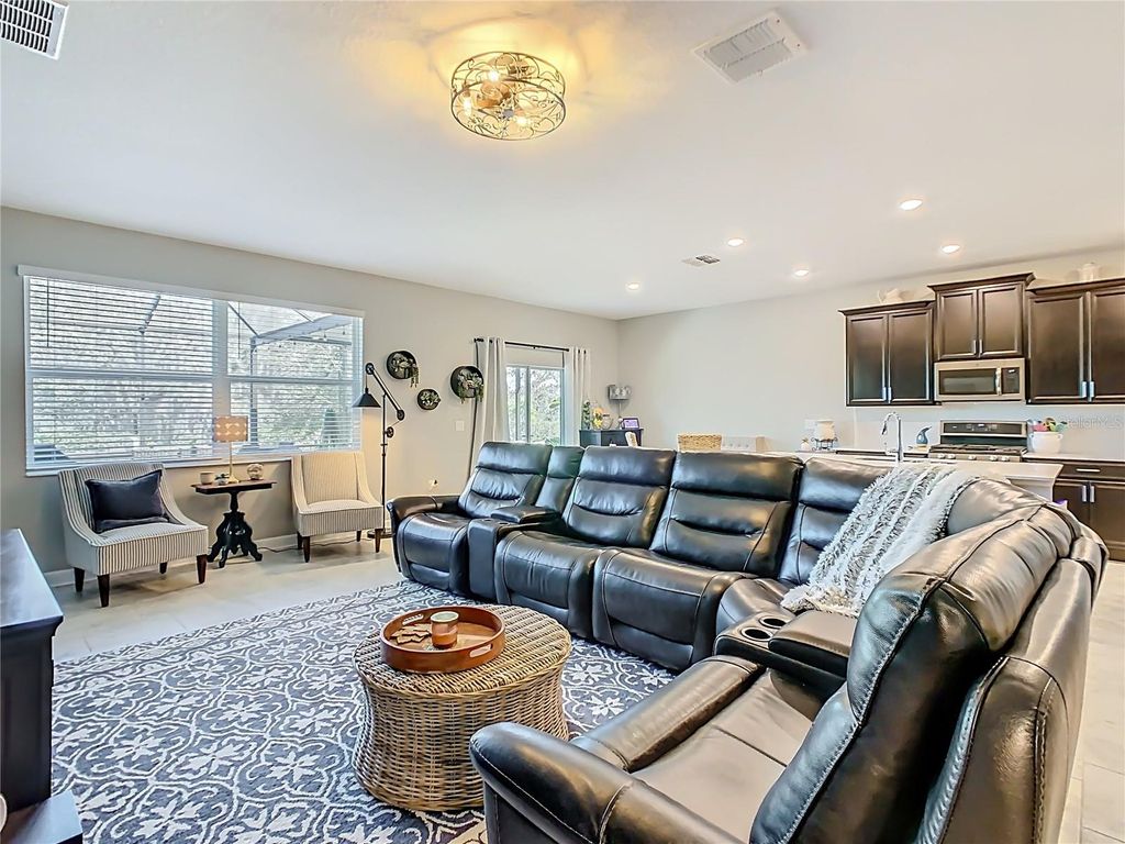 Photo of 1055 Oak Bluff Drive, Davenport, FL 33837 (MLS # S5143601)