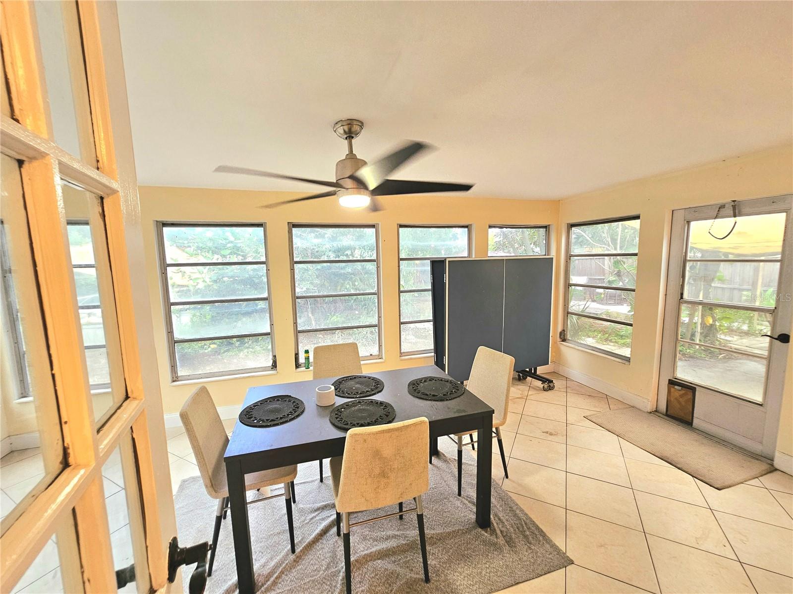 MERNA MANOR 1ST ADD - Residential Lease