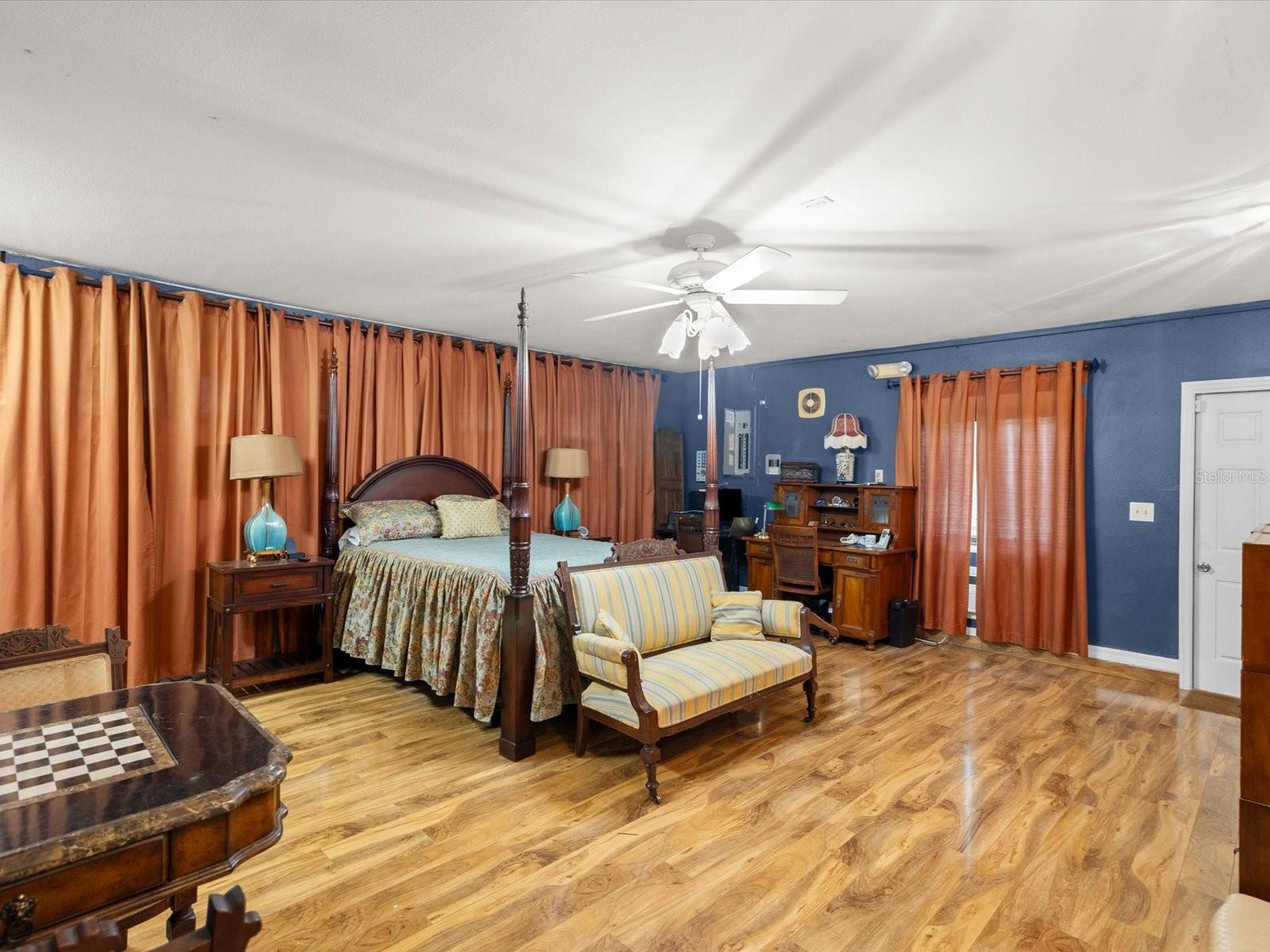 HIDDEN LAKE ESTATES - Residential