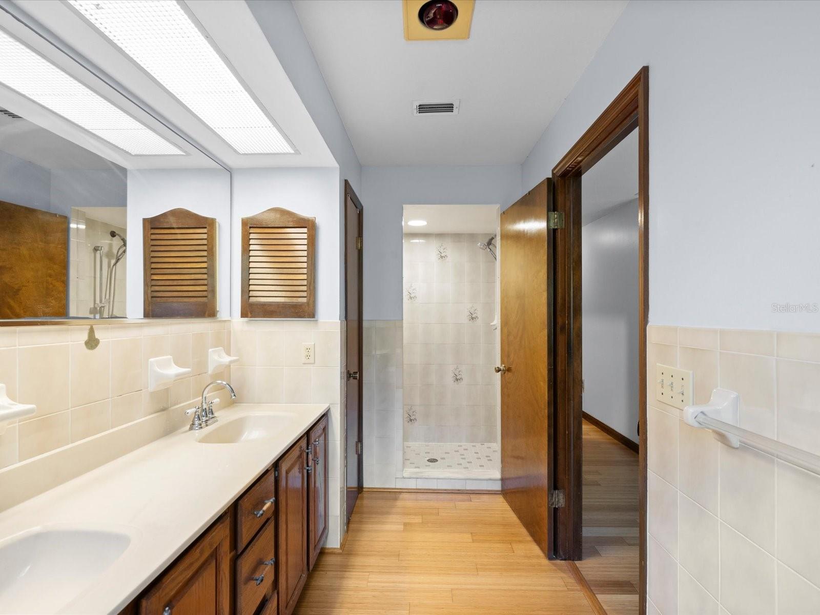 HIDDEN LAKE ESTATES - Residential