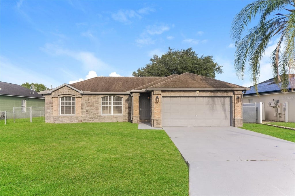Photo of 611 Basingstoke Court, Kissimmee, FL 34758 (MLS # O6428271)
