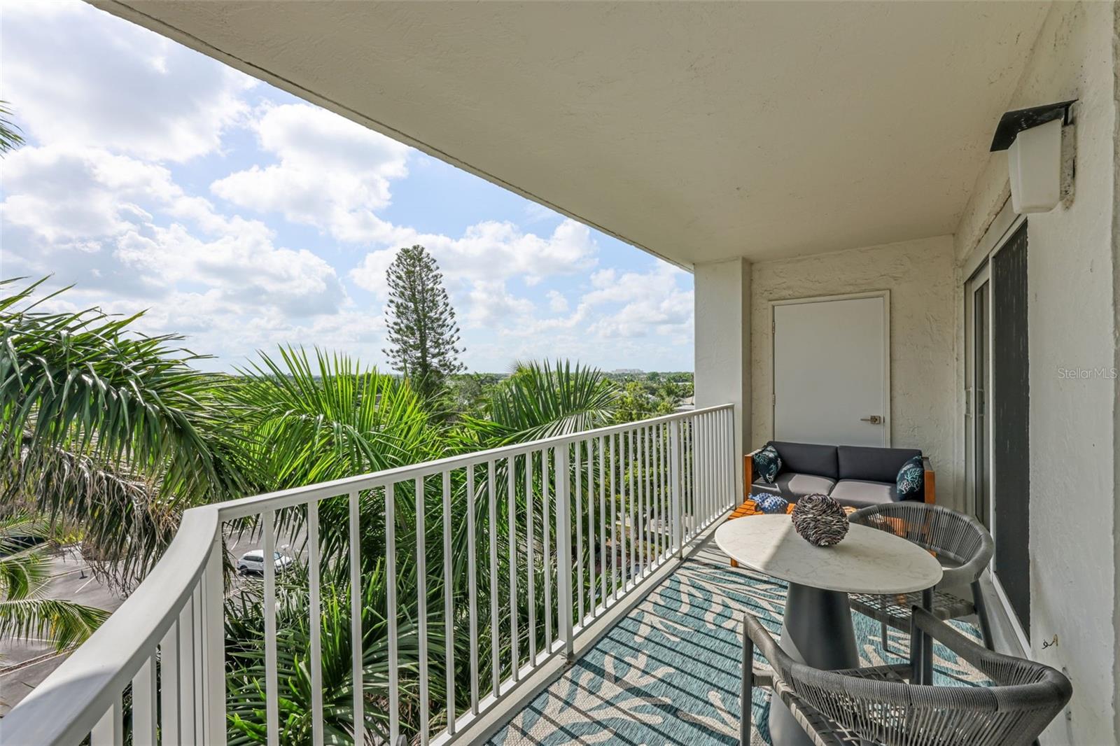 DEL MAR CLUB COOP - Residential Lease